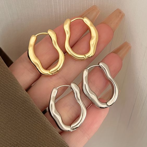 Gleam Curve Hoops